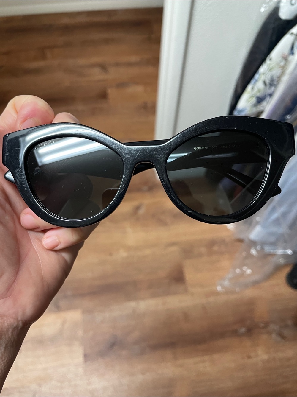Gucci Black Round Cat-Eye Sunglasses - Picture 5 of 5